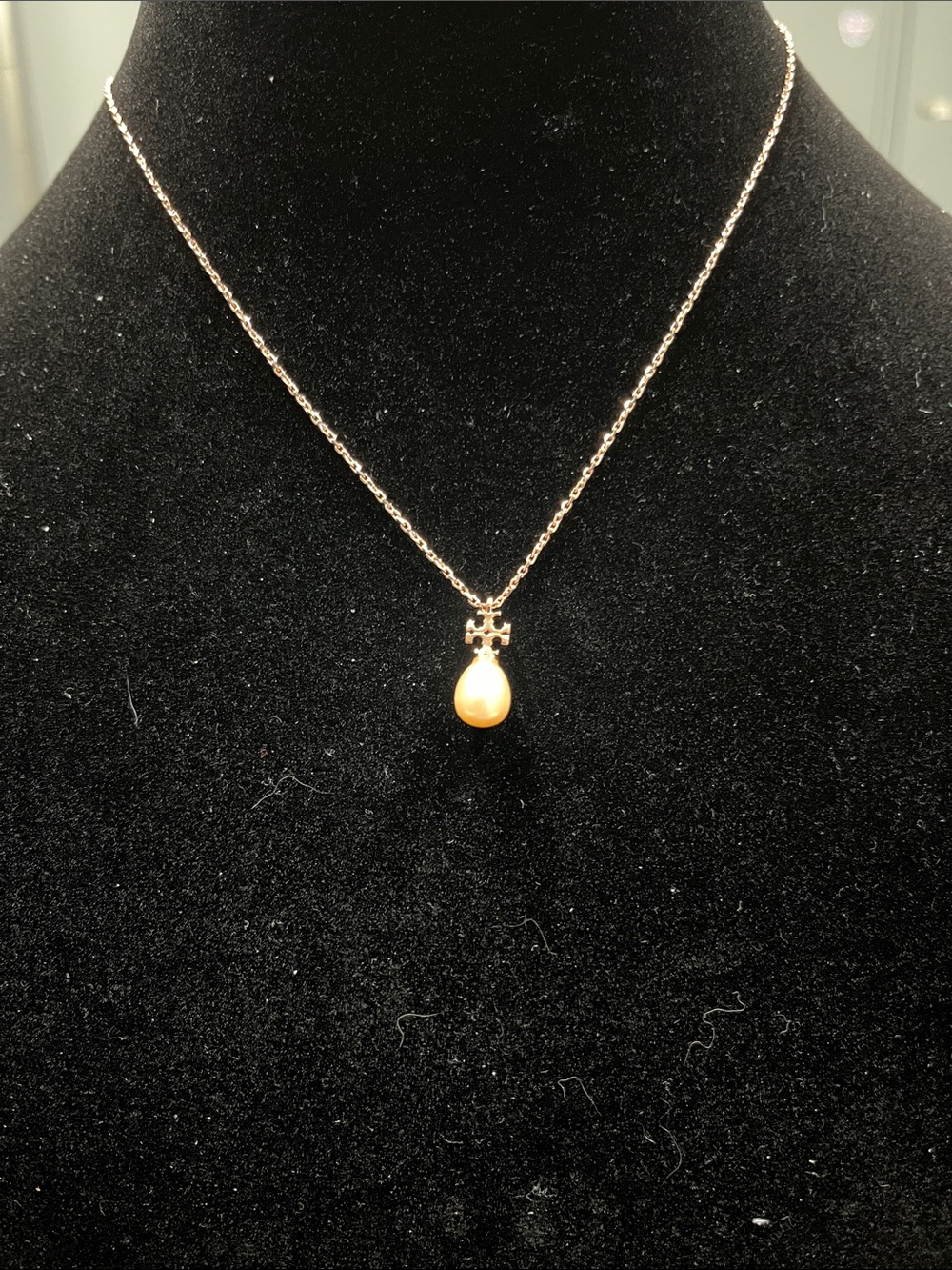 NWOT Tory Burch Kira Teardrop Pearl Pendant with Rose Gold Tone Chain